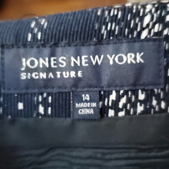 Jones New York navy skirt - Picture 3 of 4
